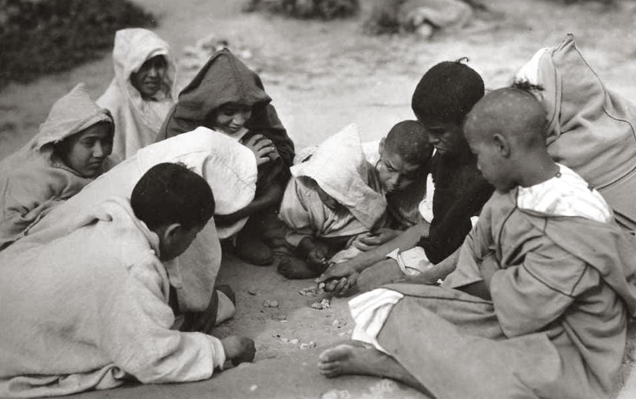 Jeux et société dans l’aire culturelle nord-africaine : un appel à décentrer les études sur le jeu